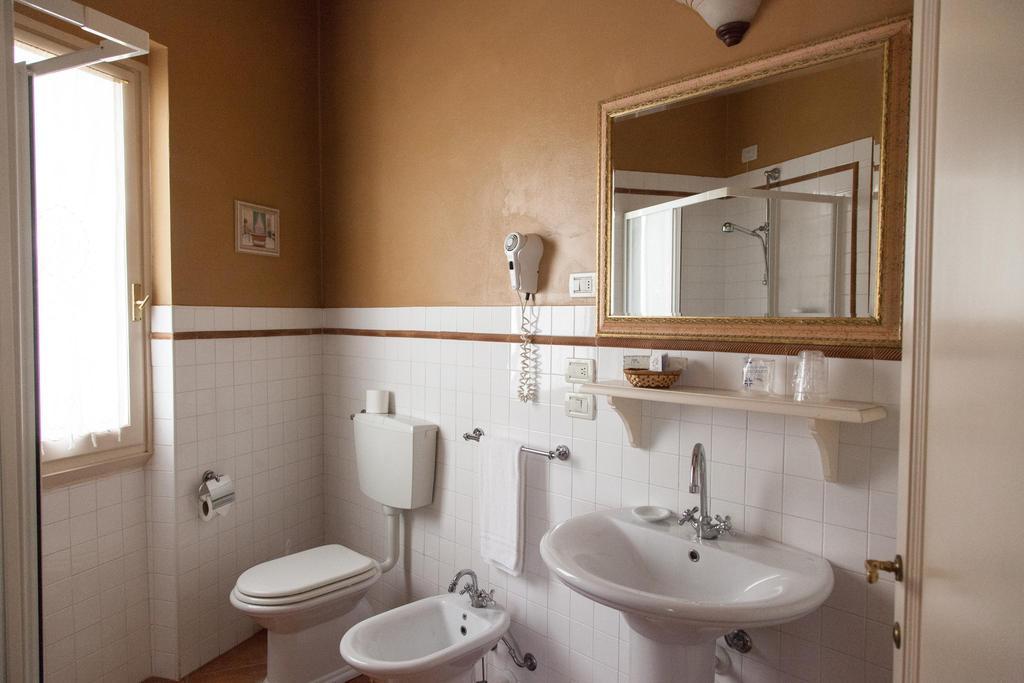 Hotel Locanda Degli Artisti Borgo San Lorenzo Phòng bức ảnh